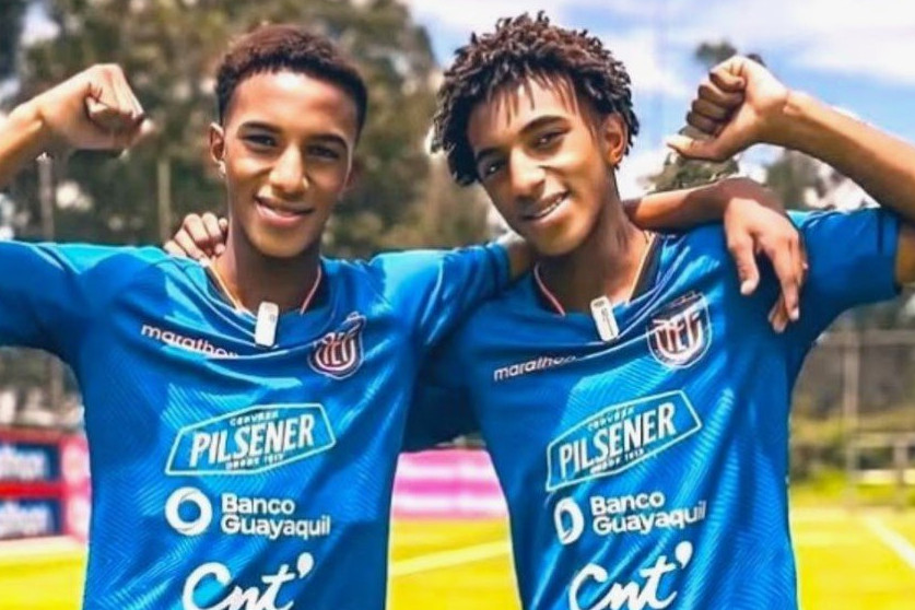 Арсенал согласовал трансфер 16-летних эквадорских братьев-близнецов