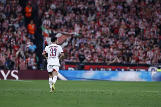 Футбольному клубу ПСЖ нужны такие игроки, как Сафонов &mdash; Заир-Эмери