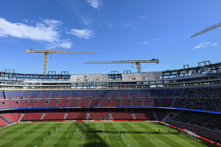 УЕФА разрешил Барселоне провести на Камп Ноу матч против Айнтрахта