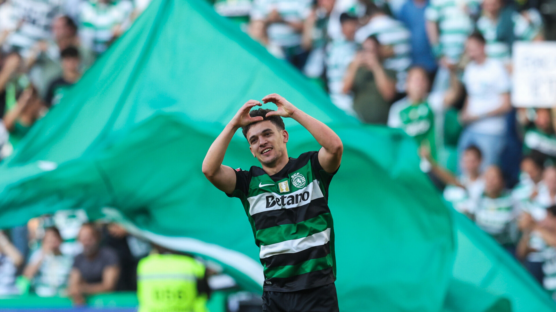 &laquo;Спортинг&raquo; второй год подряд стал чемпионом Португалии