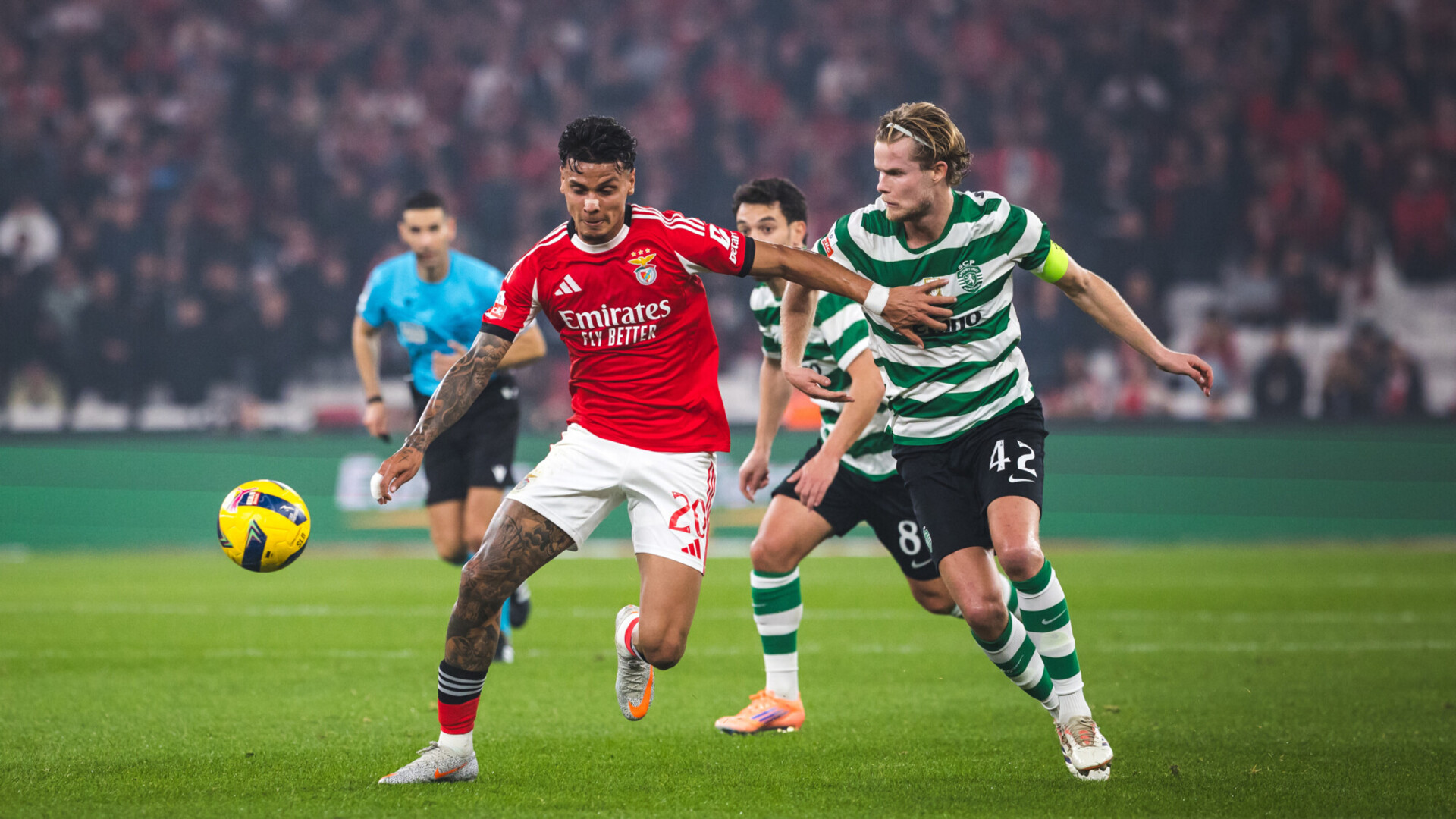 &laquo;Бенфика&raquo; и &laquo;Спортинг&raquo; сыграли вничью в лиссабонском дерби