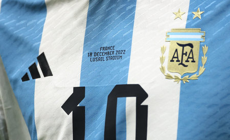 Французы вытирают ноги о футболку Месси. Даже проиграть не могут нормально!