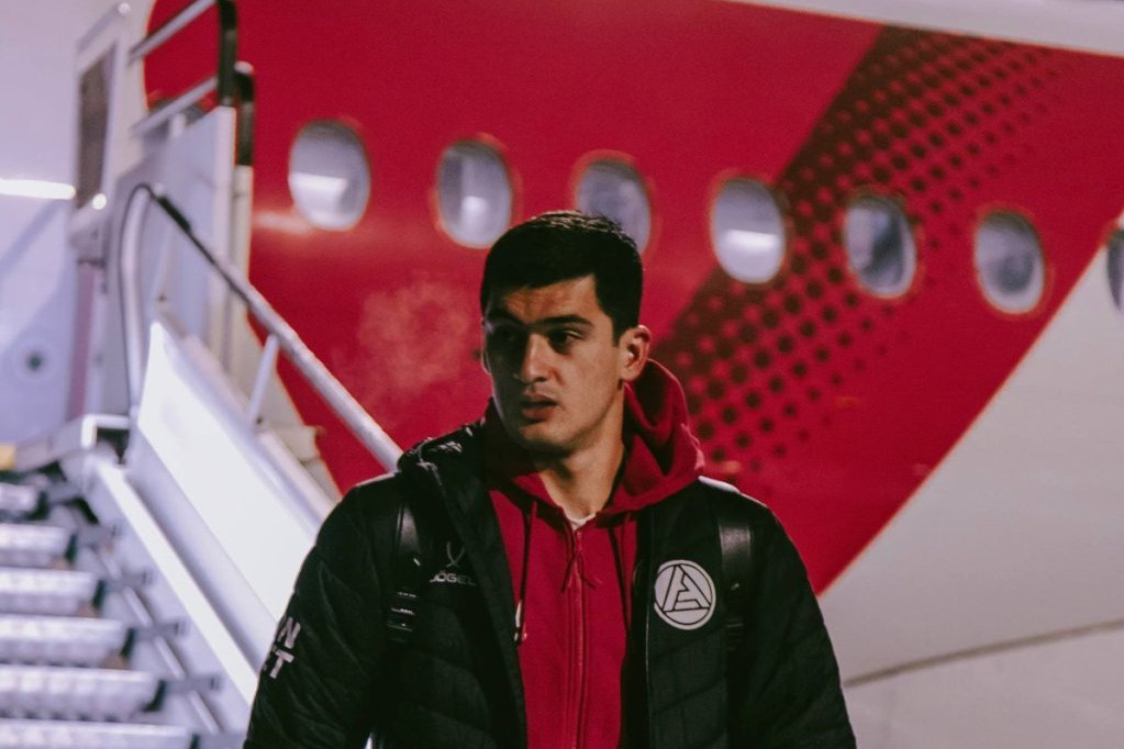 Акрон намерен получить компенсацию за задержку вылета на матч с Зенитом