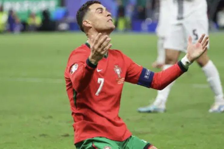 Криштиану Роналду исполнил мечту онкобольного армянского фаната