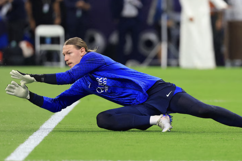 Le Parisien признала Сафонова лучшим игроком месяца в ПСЖ