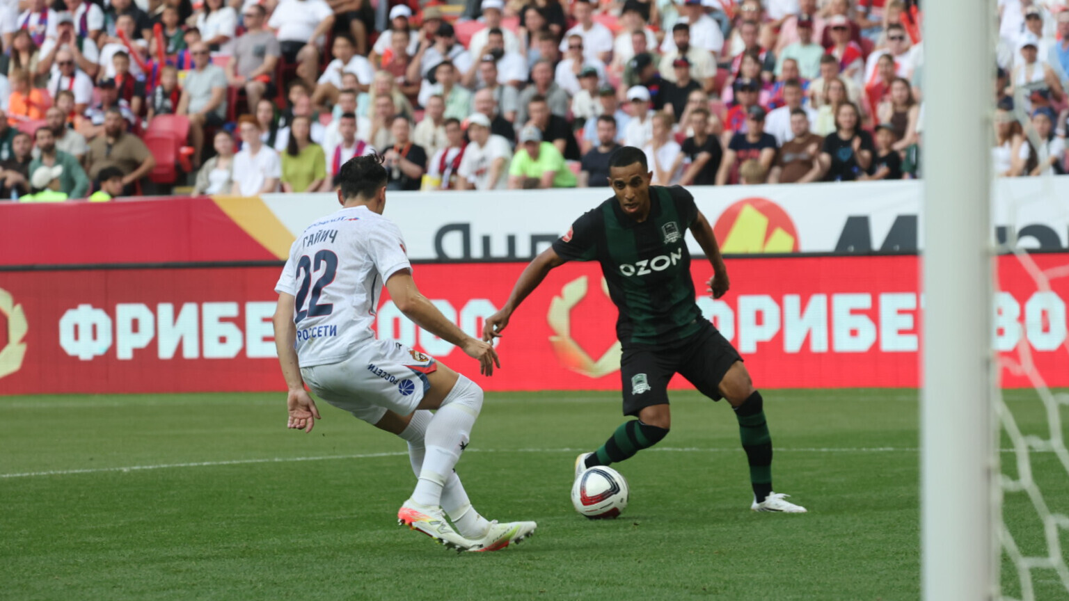 &laquo;Краснодар&raquo; и ЦСКА завершили вничью первый тайм матча за Суперкубок России