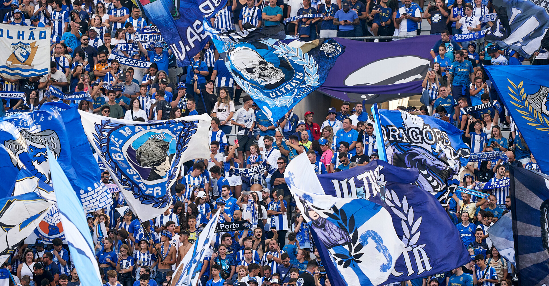 &laquo;Порту&raquo; оштрафуют на 3190 евро за оскорбительные выкрики фанатов в адрес Моуринью &mdash; СМИ