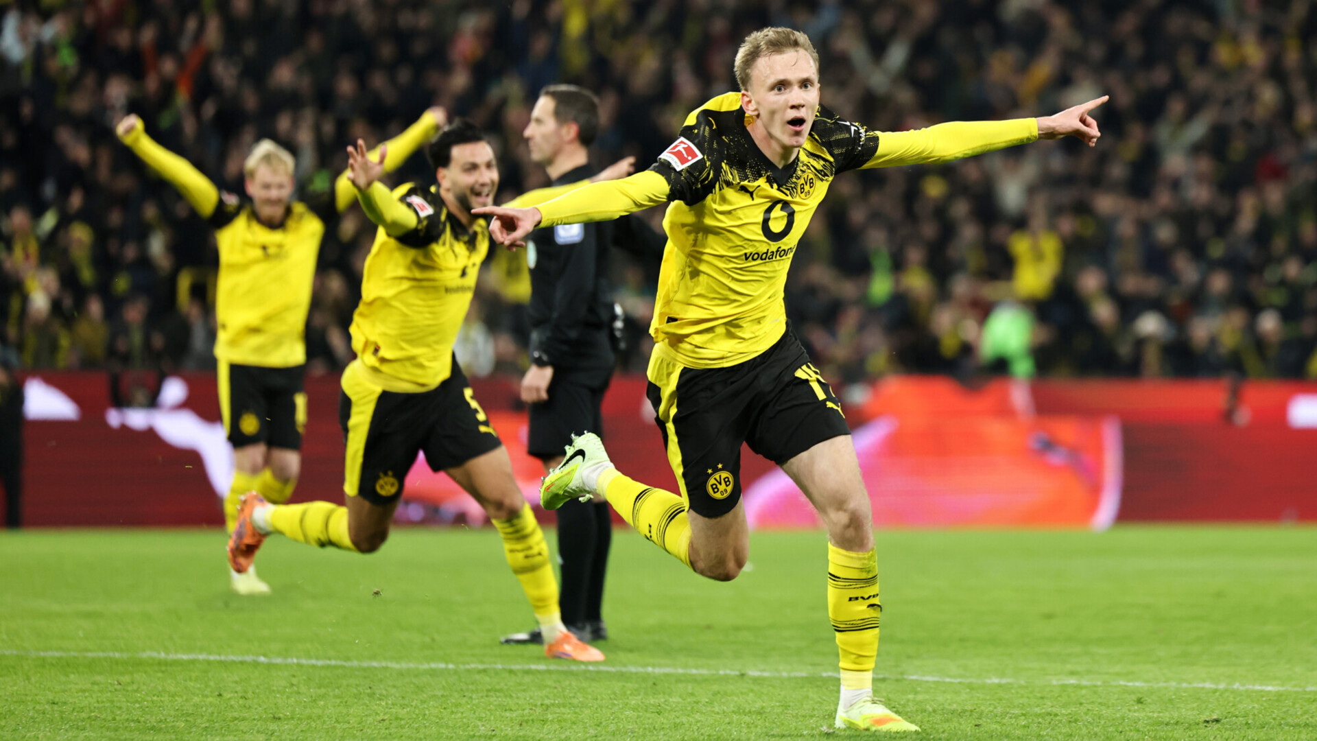 Гол Байера принес дортмундской &laquo;Боруссии&raquo; победу над &laquo;Кельном&raquo; в матче чемпионата Германии