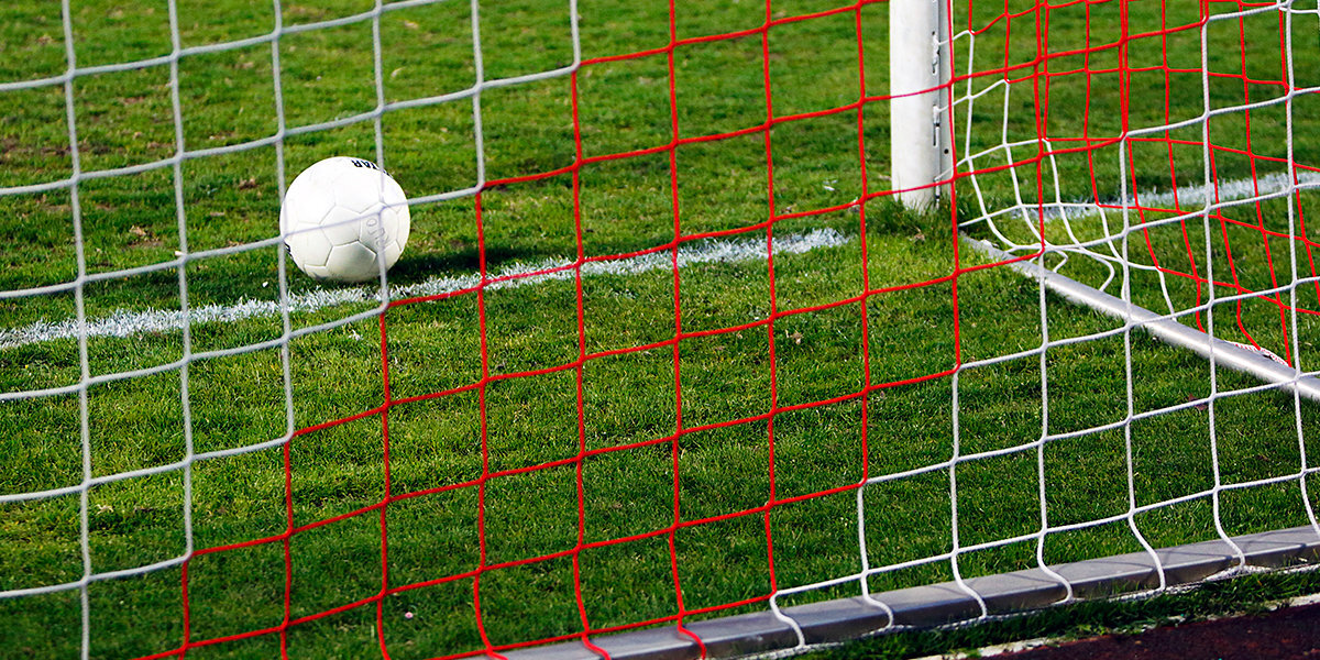 В шотландском футболе призывают ввести жесткие ограничения на рекламу алкоголя