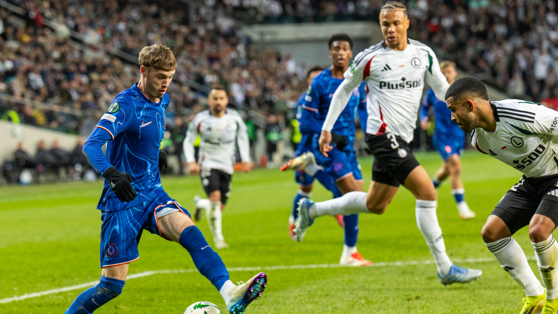 &laquo;Челси&raquo; проиграл &laquo;Легии&raquo;, но вышел в полуфинал Лиги конференций