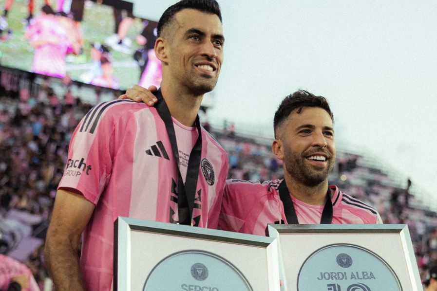 Бускетс и Альба завершили карьеру