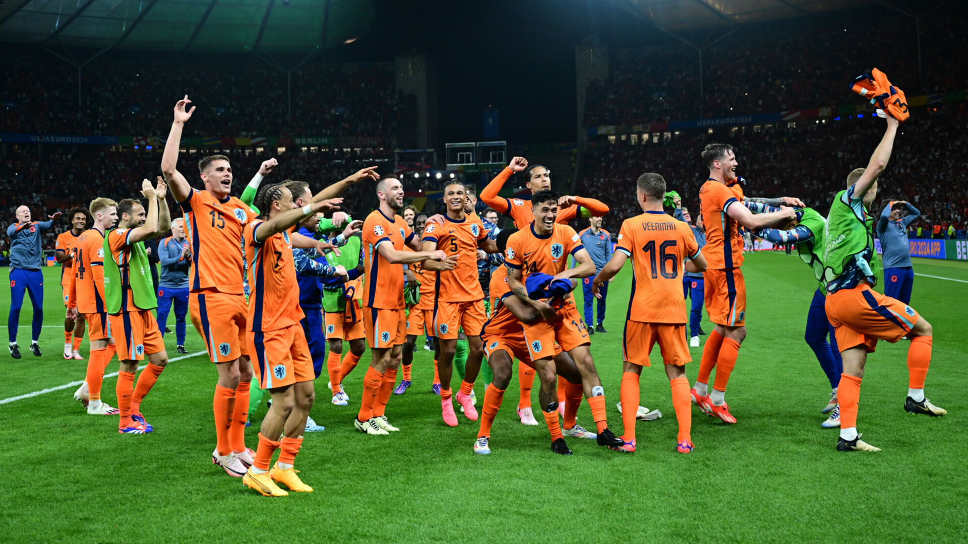 &laquo;Голландцы висели на волоске. Но с Англией будут фаворитами&raquo;. Бубнов удивлён игрой Нидерландов