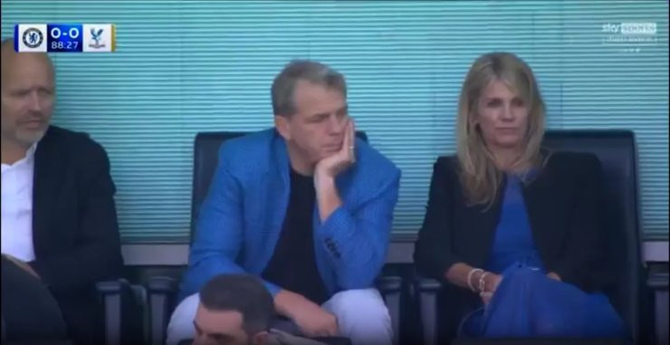 Совладелец Челси попал в неловкую ситуацию в матче с Кристал Пэлас