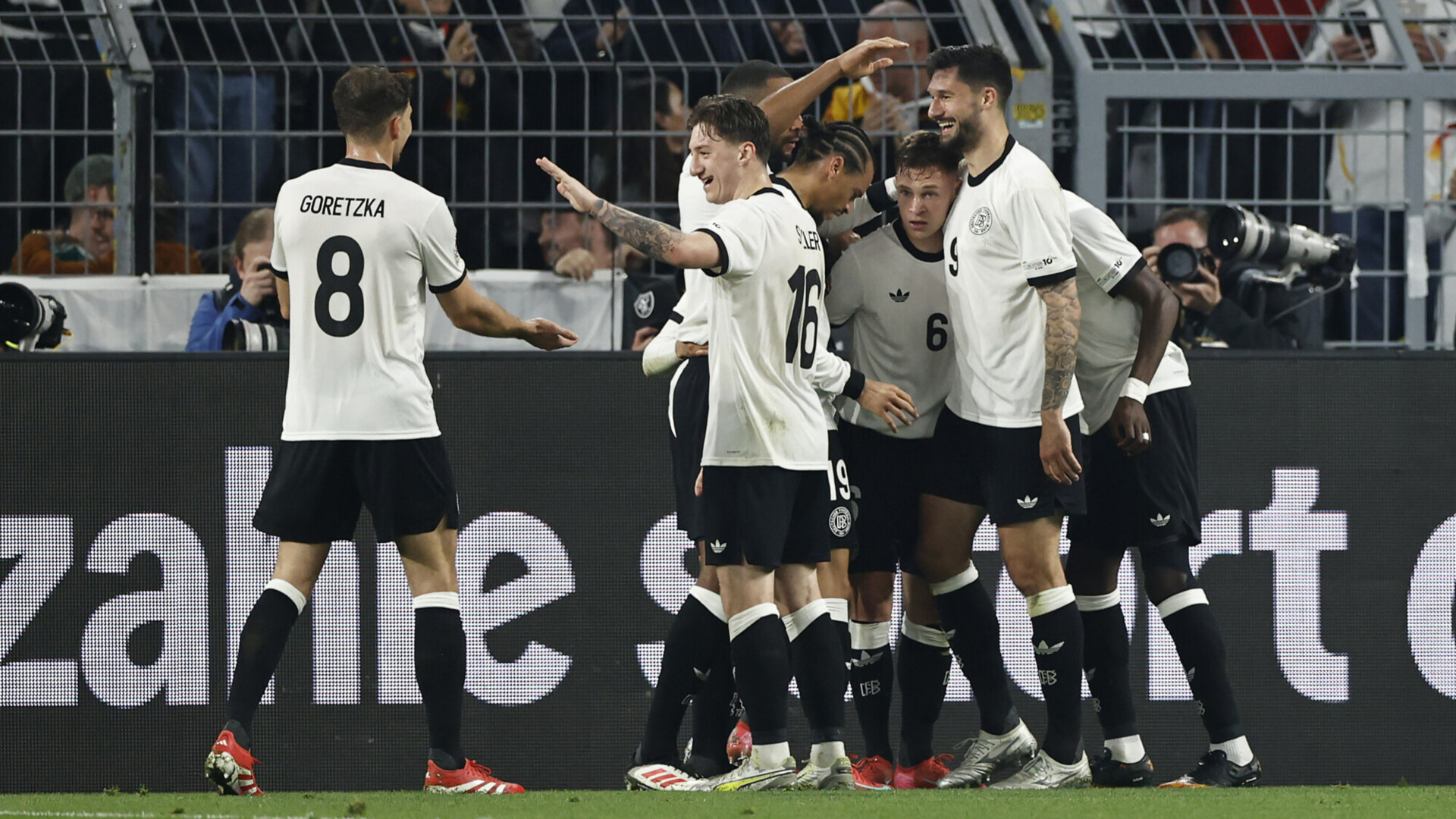 Сборная Германии сыграла вничью с Италией и вышла в полуфинал Лиги наций