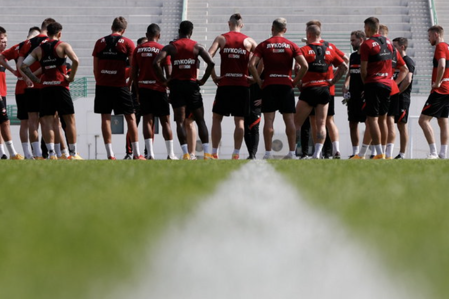 Футболисты Спартака выйдут из отпуска 12 января