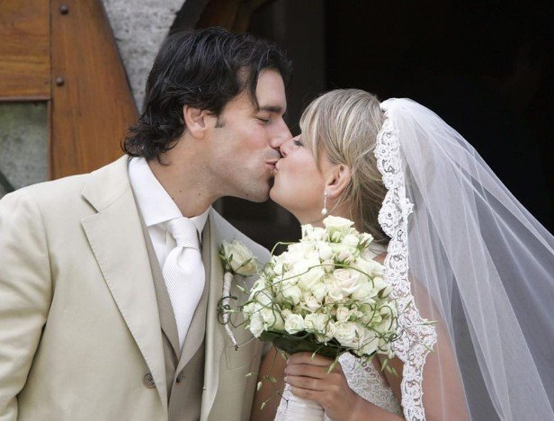 Скандалист, семьянин и любитель лыж. Подружился с Бекхэмом и разругался с Роналду