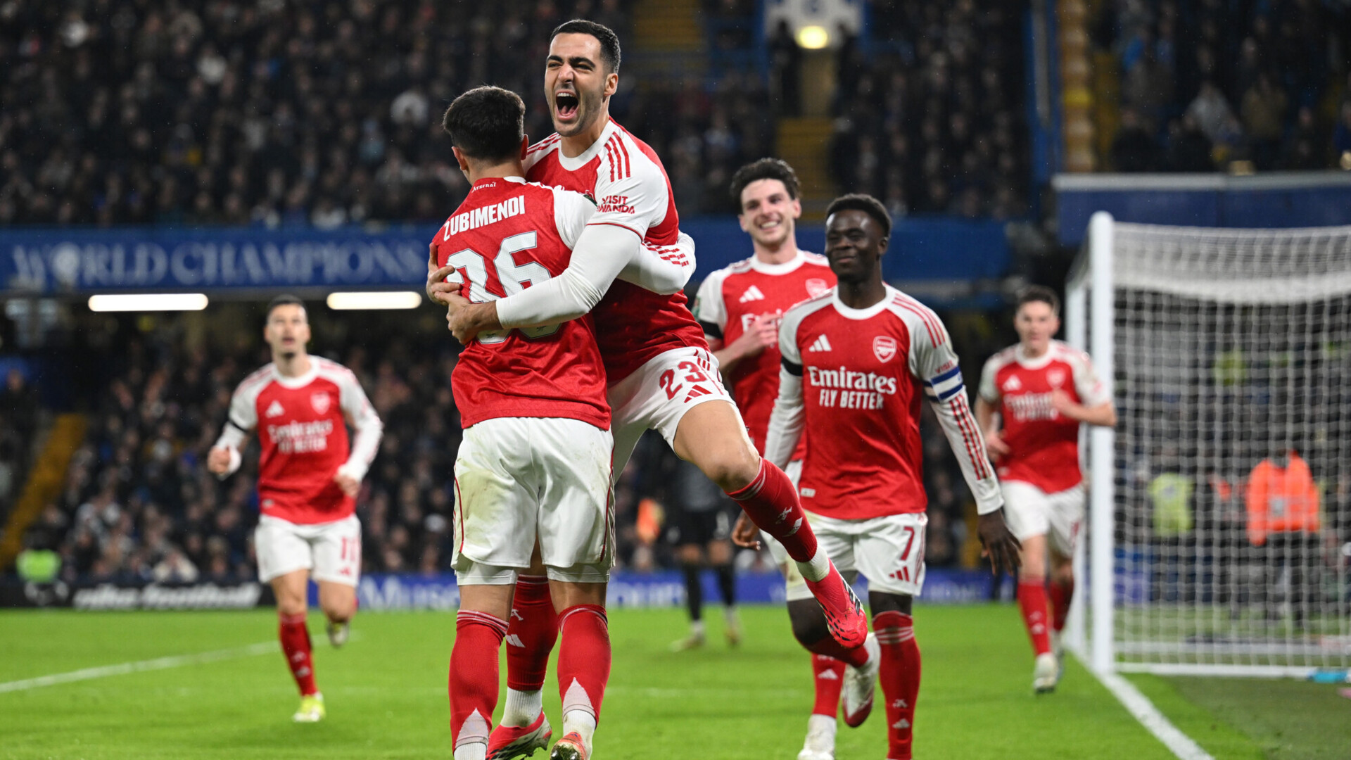 &laquo;Арсенал&raquo; обыграл &laquo;Челси&raquo; в первом матче &frac12; финала Кубка английской лиги