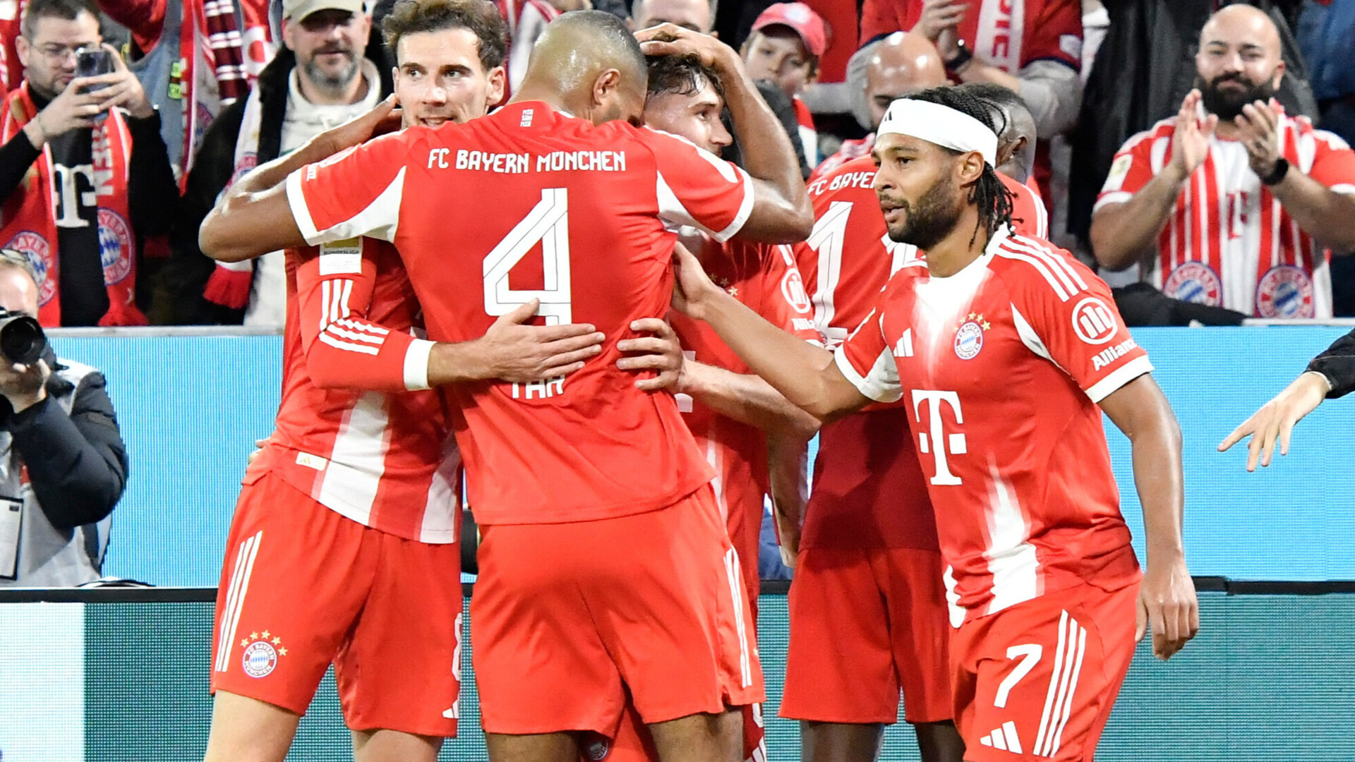 &laquo;Бавария&raquo; разгромила &laquo;Байер&raquo; и одержала девятую победу подряд в чемпионате Германии