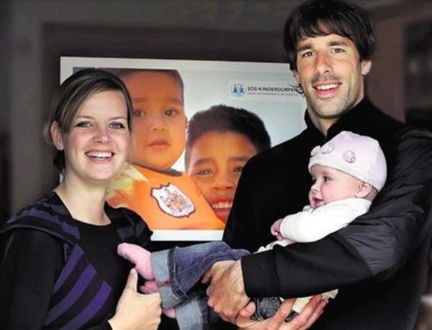 Скандалист, семьянин и любитель лыж. Подружился с Бекхэмом и разругался с Роналду